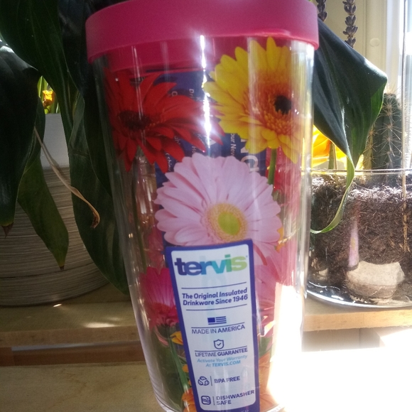 16oz Daisy Tervis Hot & Cold Cup NWT